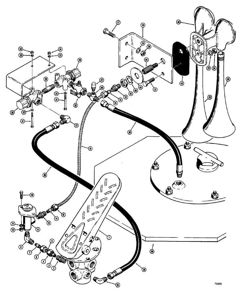 Схема запчастей Case W20 - (192) - BRAKE SYS. TREADLE TO HYD. TANK & HORN SHUT-OFF VALVE ON LOW PRESSR. SIDE OF PRESSR. REDUCING VALVE (07) - BRAKES