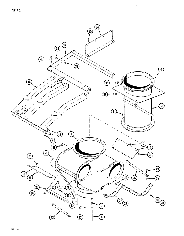 Схема запчастей Case IH 1680 - (9E-32) - LOWER GRAIN TANK UNLOADER HOUSING, PRIOR TO P.I.N. JJC0048053 (17) - GRAIN TANK & UNLOADER